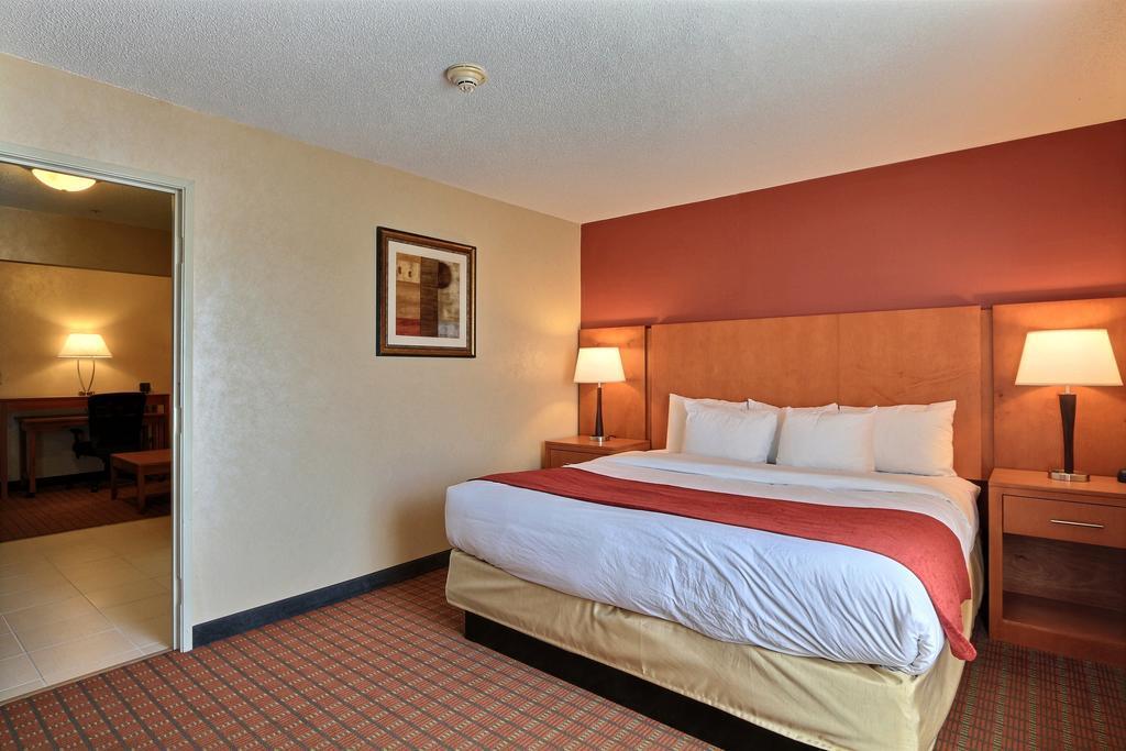 Comfort Suites Auburn Hills-Detroit Exterior foto