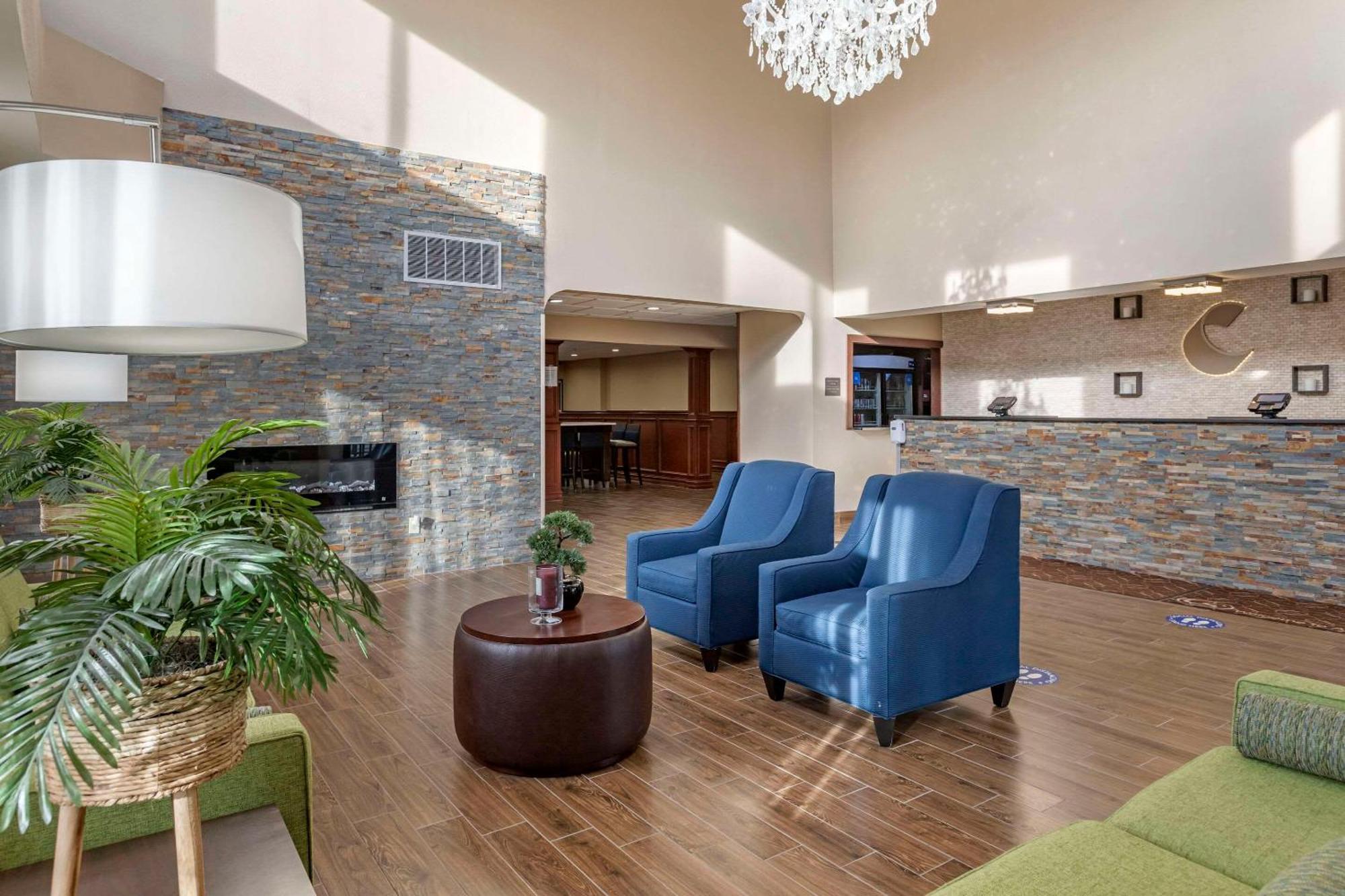 Comfort Suites Auburn Hills-Detroit Exterior foto